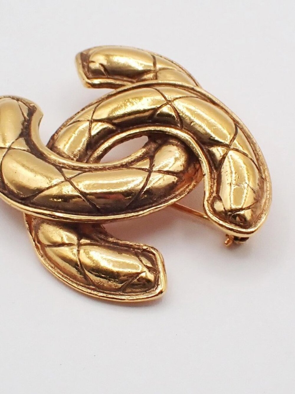 CHANEL CC Logo Matelasse Pin Brooch Gold GHW Accessory - Picture 3 of 16